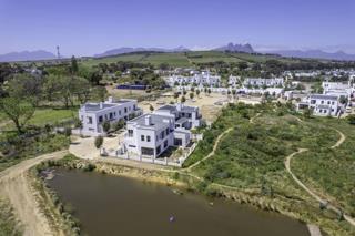 4 Bedroom Property for Sale in Croydon Gardens Estate Western Cape